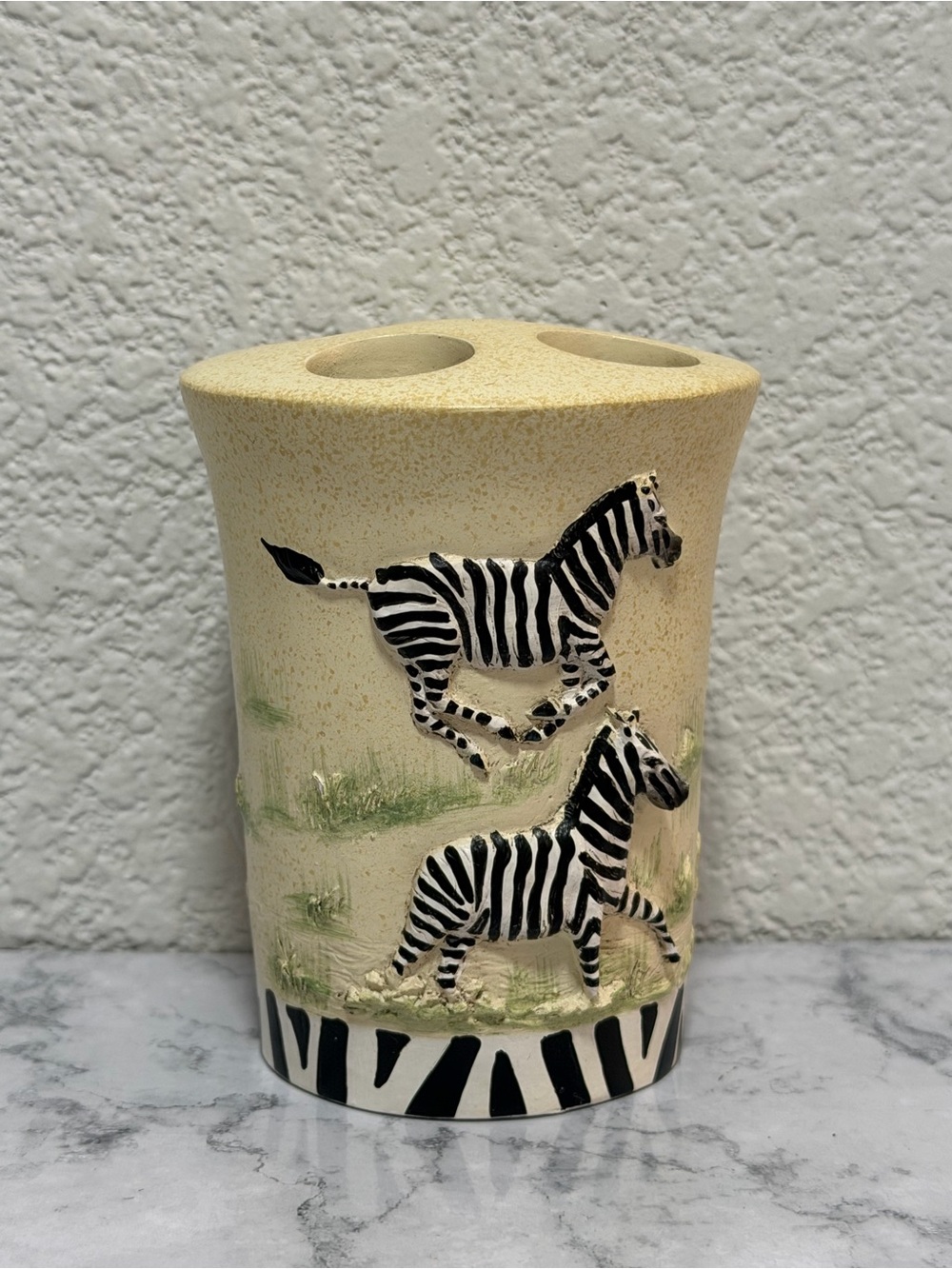 Rare Vintage Animal Kingdom Zebra Relief Toothbrush Holder - Resin Safari Theme